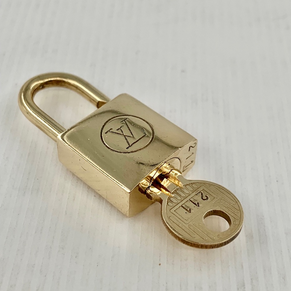 Authentic Vintage VGUC Louis Vuitton LV Lock & Key - #211 - Picture 4 of 5